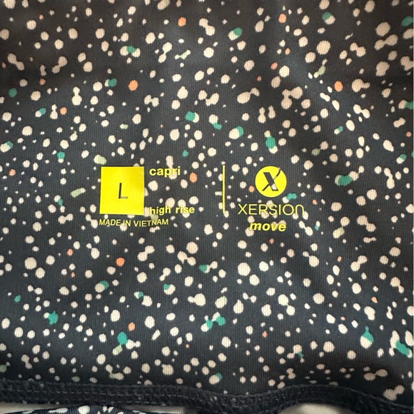 Polka dot Compression Leggings - Picture 3 of 3